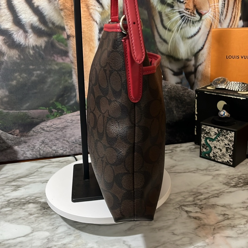 COACH Shoulder Crossbody Bag Signature PVC Red and  Brown Japan Exclusive. - Picture 3 of 17